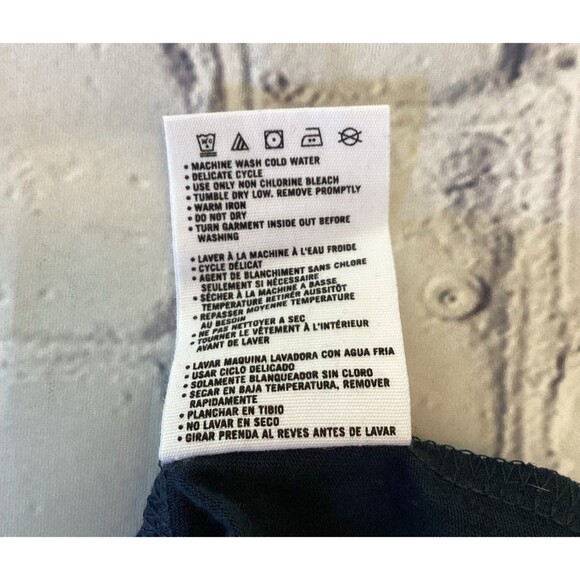 New Era T-Shirt Women’s Size Medium Color Navy Tampa Rays Graphic Tee - Picture 7 of 11